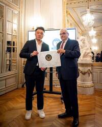 茶商巴黎奪大獎竟遭中國人嗆聲！各國來賓齊聲援