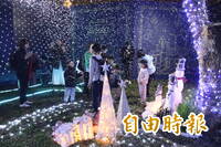 竹北下雪了！竹北市場聖誕生活節 魔法書屋+旋轉木馬親子同樂