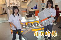 出國旅遊行李箱塞不下怎麼辦？高職生創意構想「箱中箱」