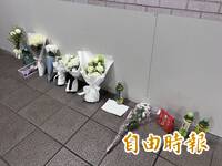 57歲余男第一時間擋殺人犯張文  民眾自發前往M7出入口獻花、卡片