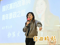 東吳學生辣問統獨  鄭麗文反要求「不用這樣挑釁地問」！