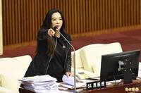 突發文聲援黃呂錦茹! 應曉薇點名鍾小平 「三進三出小瓶子」別搞鬼