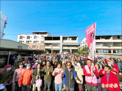 何欣純南屯聽民意 將端政策牛肉