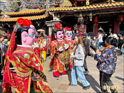 美東青年北港訪廟 讚台灣信仰自由