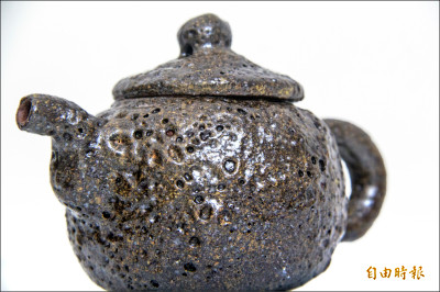 馬太鞍溪黑泥 土砂分工助釉燒 光復泥系統 顛覆陶藝傳統