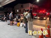 「超人們」跟著爸媽逃難 這場火警有點可愛