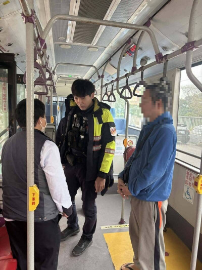 公車上狂噴滅火器嚇壞乘客 男癲癇清醒後：發生什麼事？