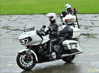 憲兵快反連時速破百狂飆到桃園  20輛「挑戰者」重機雨中戰備巡弋