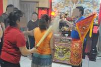 蘆洲雙屍命案「爸是宮廟乩身」助信徒問事完返家與妻即遭逆子砍死