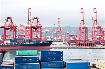 中英對照讀新聞》US, Taiwan reach trade deal focused on semiconductors, US Commerce Department says 美國商務部指出，美國與台灣達成聚焦半導體的貿易協議