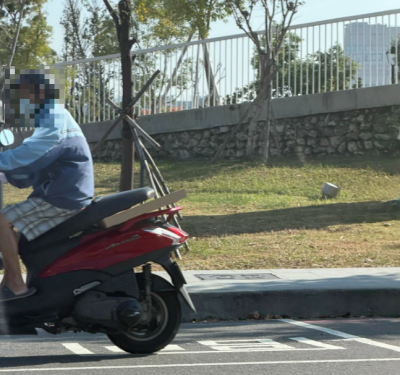 好市多大披薩怎麼帶回家  她目睹阿伯「1招」大讚：超聰明