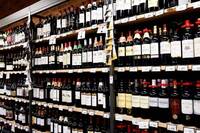 不入會就加稅！ 川普勒索馬克宏：法酒課200％關稅「他就會乖乖加入」