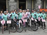 從白河出發 陳亭妃鐵馬感恩行備「妃妃桌曆」