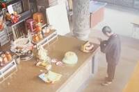 宵小也懂？吉伊卡哇蛋糕 放供桌10分鐘遭竊