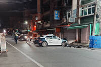 屏東通緝犯拒檢逆向撞警車1警傷  內埔警方開7槍追緝