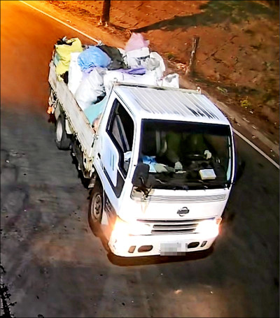 闖清潔隊倒廢棄物 挨罰還得清光