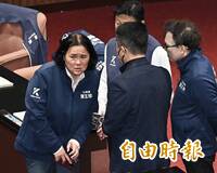 漏網鏡頭》藍白欲闖關助理費除罪化  藍委「咬耳朵」密商