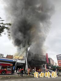 惡火狂燒恐怖畫面曝！台中寢具行大火延燒7店面  緊鄰2間加油站