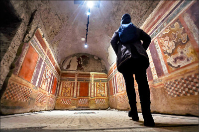 中英對照讀新聞》Ancient Roman home opens to the public - with remote guided tours設有遠端導覽服務的古羅馬宅邸向公眾開放