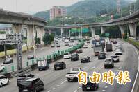 凌晨國道飆1.8倍車流！上午7地雷路易塞車「有管制措施」