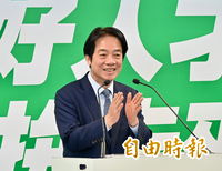 網友玩遊樂園做「賴清德梗圖」 真的釣出總統這樣回......