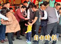 貼心！賴清德竹山發福袋發好發滿 強調拚經濟護國家顧人民