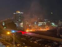 疑放爆竹不慎  頭份綜合球場起火燃燒