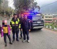 7旬婦獨攀溪頭山受困 警民搜救尋獲