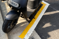 停車格白線內多「黃框」 網友全一頭霧水 交通局曝用途