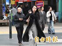 全台有雨！今冷空氣南下 氣象署曝「恐升級大陸冷氣團」