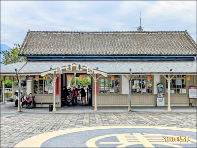 集集火車站新風貌 攤販區改建市集