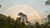 南投清境農場驚蟄出現 「雙彩虹」 橫跨山谷景致壯麗