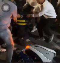 廟會遶境員警遭圍毆？雄警澄清：酒駕男衝撞、民眾協助逮捕