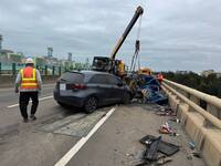 台61觀音路段重大車禍 5車連環撞釀2死2傷