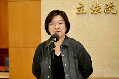 指傅崐萁等人兩年六會國台辦 綠委：赴中聽旨 是否人民買單
