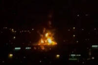 航班全面停飛！ 杜拜機場驚遭無人機攻擊 燃料槽起火濃煙沖天