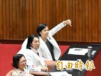 雙重國籍被質疑 李貞秀比「倒讚」回嗆綠委