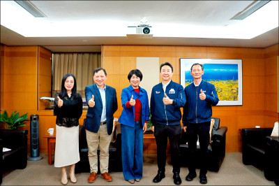 爭取提高補助 2綠委安排饒慶鈴拜會2部會