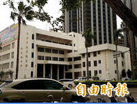 憂鬱女美容燙傷臉拒就醫、終尋短亡 衛生局：先傾聽、理解