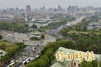 空拍照曝光！民眾黨喊凱道3萬人 四叉貓揭實際人數......