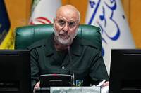 酸爆川普！伊朗議長：戰爭從「政權更換」變「幫找美飛官」