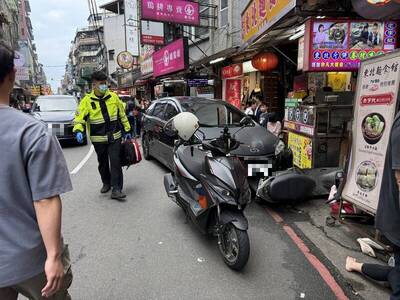 基隆廟口夜市毒駕撞店家波及4人 孕婦、祖孫倆路過受輕傷