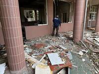 2男大生闖嘉義廢校引爆火藥 培英國小滿目瘡痍畫面曝光