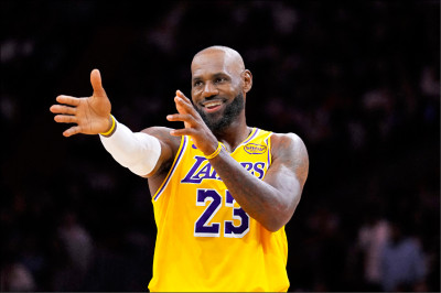 中英對照讀新聞》LeBron James on the verge of breaking NBA record 雷霸龍‧詹姆斯即將打破NBA最多出賽紀錄