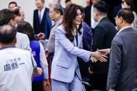 鄭麗文見習近平搭公務巴士畫面曝！她驚：像隨車小妹一樣