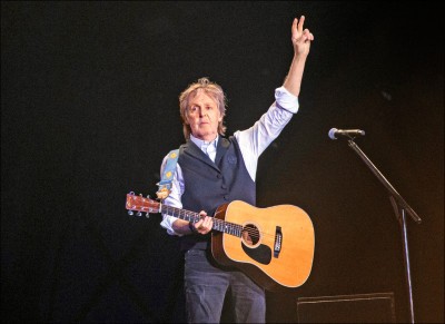 中英對照讀新聞》Paul McCartney charts childhood streets in first album in five years保羅．麥卡尼在暌違五年的首張專輯中描繪童年的街道