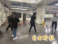 備戰台北市長？直擊沈伯洋現身市議會  拜會民進黨籍議員