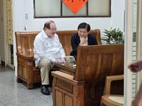 警詢問是否報案 李乾龍婉拒：推測去年11月被裝、追蹤器丟棄