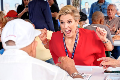 中英對照讀新聞》Dutch Queen Joins Armed Forces in Symbolic Move of Support for Military 荷蘭王后加入武裝部隊 支持軍方的象徵之舉