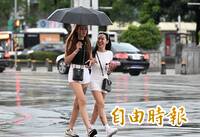 鋒面今報到！中部以北降雨越晚越多 慎防豪雨雷擊
